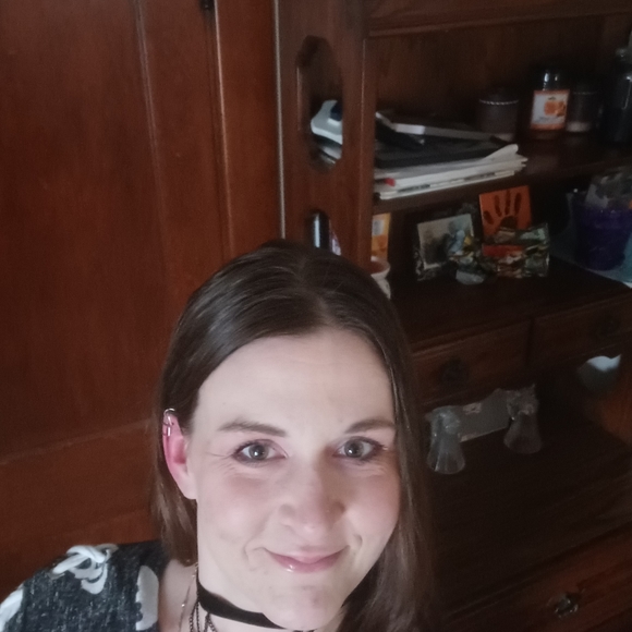 Women's clothes various brands mostly large and extra large along with home deco - Picture 3 of 3